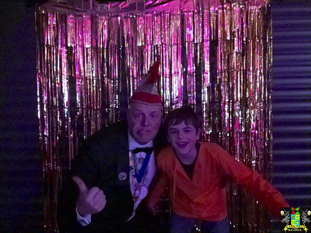 ../Images/Jeugd Opwarmbal Photobooth 019.jpg